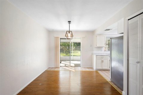 House in Deltona, Florida 3 bedrooms, 101.08 sq.m. № 1884339 - photo 12