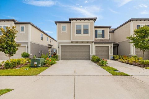 Adosado en venta en Wesley Chapel, Florida, 3 dormitorios, 167.87 m2 № 2225821 - foto 2