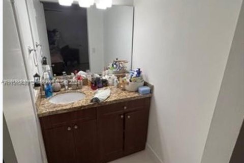 Condo in Miami, Florida, 3 bedrooms  № 1738403 - photo 7