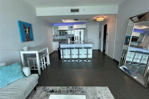 Condo in Miami, Florida, 1 bedroom  № 1969429 - photo 2