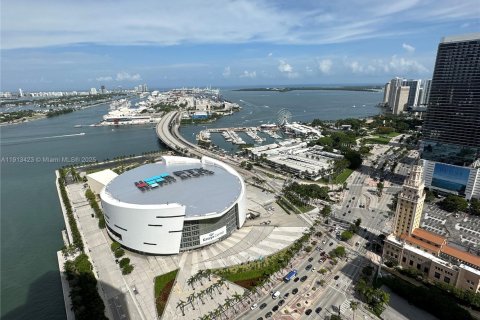 Condo in Miami, Florida, 1 bedroom  № 1969429 - photo 6