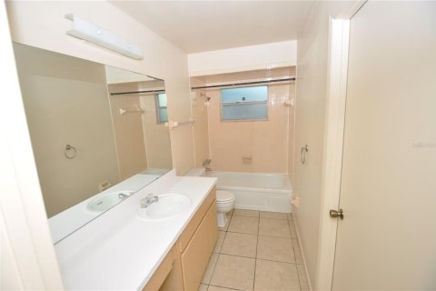 Apartment in Lakeland, Florida 2 bedrooms, 83.61 sq.m. № 2393927 - photo 8