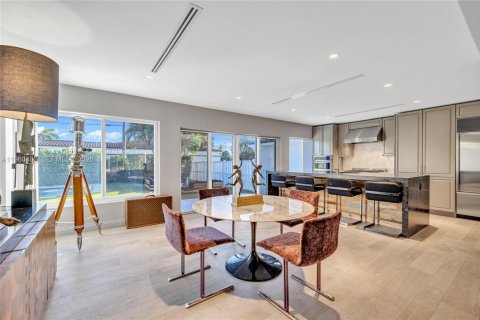 Villa ou maison à louer à Hollywood, Floride: 4 chambres, 180.6 m2 № 2027595 - photo 12