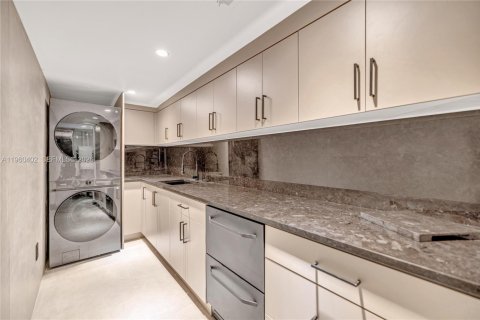 Villa ou maison à louer à Hollywood, Floride: 4 chambres, 180.6 m2 № 2027595 - photo 14