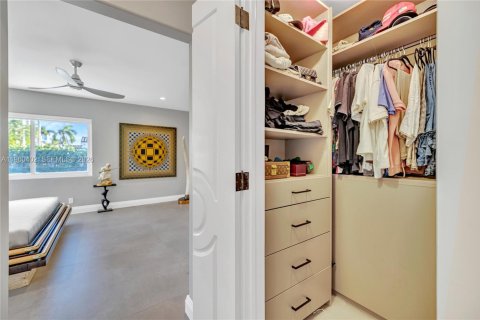 Villa ou maison à louer à Hollywood, Floride: 4 chambres, 180.6 m2 № 2027595 - photo 15