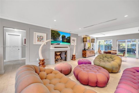 Villa ou maison à louer à Hollywood, Floride: 4 chambres, 180.6 m2 № 2027595 - photo 13