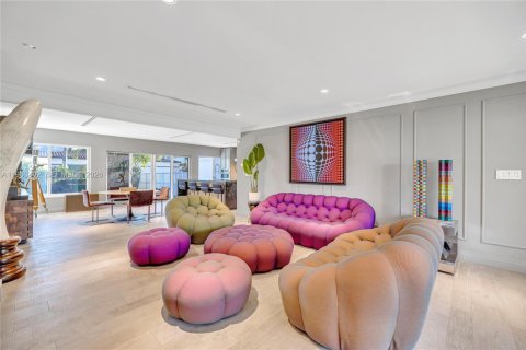 Villa ou maison à louer à Hollywood, Floride: 4 chambres, 180.6 m2 № 2027595 - photo 9