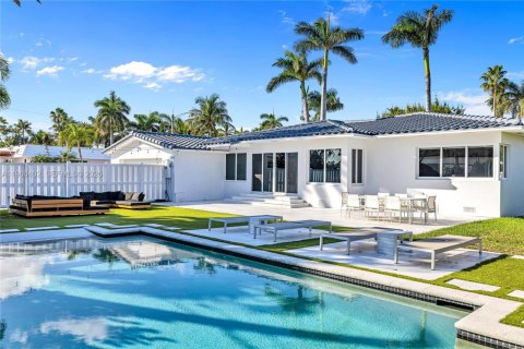 Villa ou maison à louer à Hollywood, Floride: 4 chambres, 180.6 m2 № 2027595 - photo 7