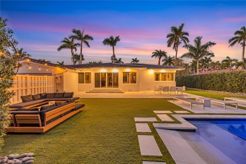 Villa ou maison à louer à Hollywood, Floride: 4 chambres, 180.6 m2 № 2027595 - photo 6