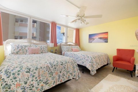 Condo in Redington Shores, Florida, 2 bedrooms  № 2114723 - photo 17