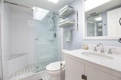 Condo in Redington Shores, Florida, 2 bedrooms  № 2114723 - photo 16