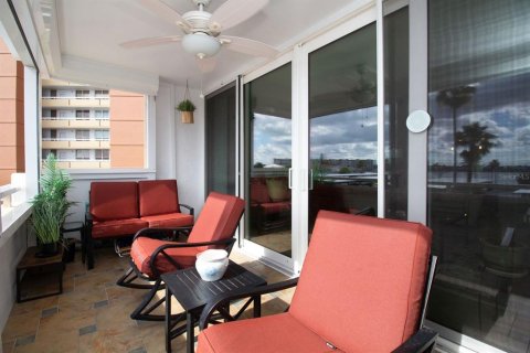 Condo in Redington Shores, Florida, 2 bedrooms  № 2114723 - photo 21