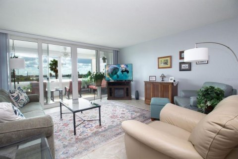 Condo in Redington Shores, Florida, 2 bedrooms  № 2114723 - photo 4
