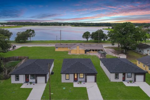 Villa ou maison à Sanford, Floride 3 chambres, 121.05 m2 № 2147751