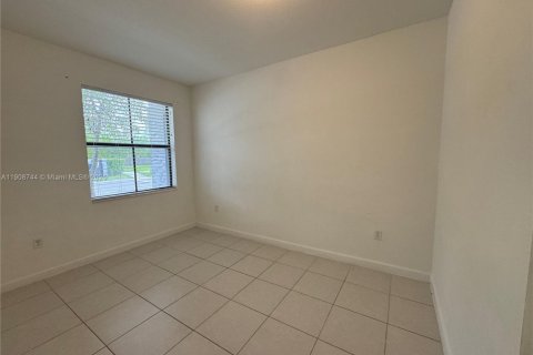 Adosado en venta en Miami, Florida, 3 dormitorios, 122.72 m2 № 1964641 - foto 16