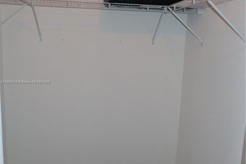 Adosado en venta en Miami, Florida, 3 dormitorios, 122.72 m2 № 1964641 - foto 27