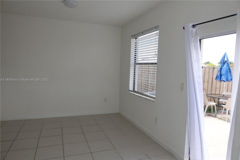 Adosado en venta en Miami, Florida, 3 dormitorios, 122.72 m2 № 1964641 - foto 7