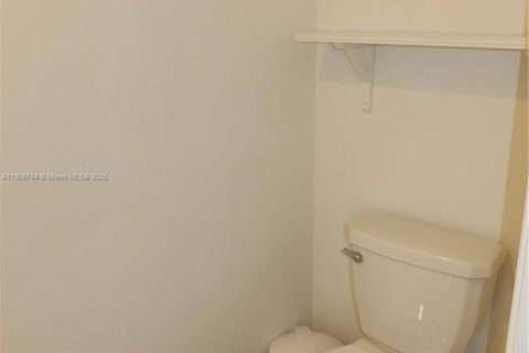 Adosado en venta en Miami, Florida, 3 dormitorios, 122.72 m2 № 1964641 - foto 15