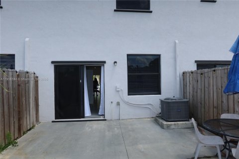 Adosado en venta en Miami, Florida, 3 dormitorios, 122.72 m2 № 1964641 - foto 12