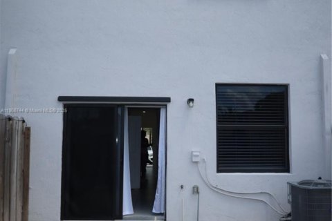 Adosado en venta en Miami, Florida, 3 dormitorios, 122.72 m2 № 1964641 - foto 13
