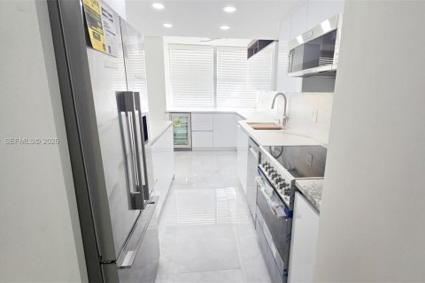 Снять в аренду кондоминиум в Санни-Айлс-Бич, Флорида 2 спальни, 119.57м2, № 2004992 - фото 3