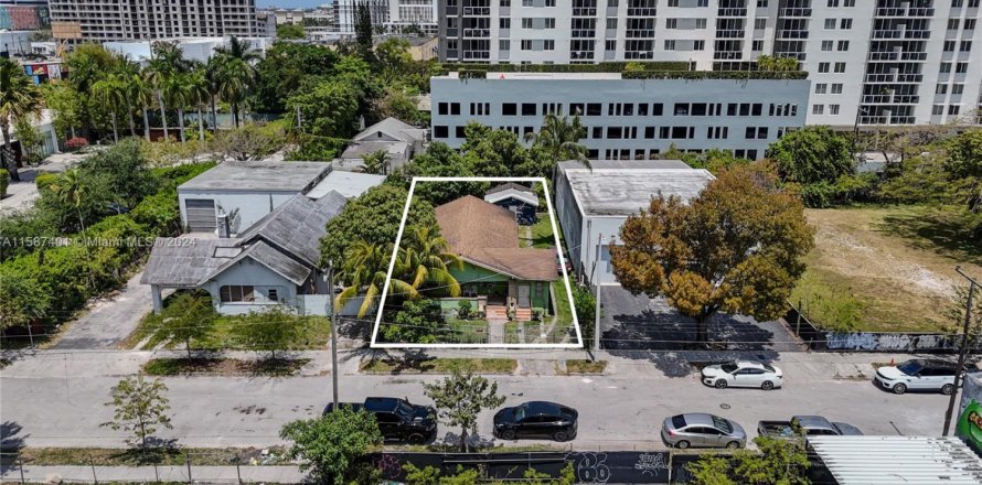 Коммерческая недвижимость в Майами, Флорида № 1958864