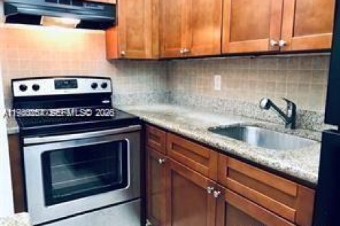 Condo à North Miami, Floride, 1 chambre  № 2046493