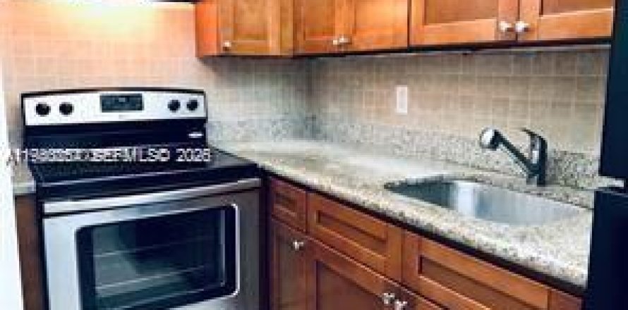 Condo à North Miami, Floride, 1 chambre  № 2046493