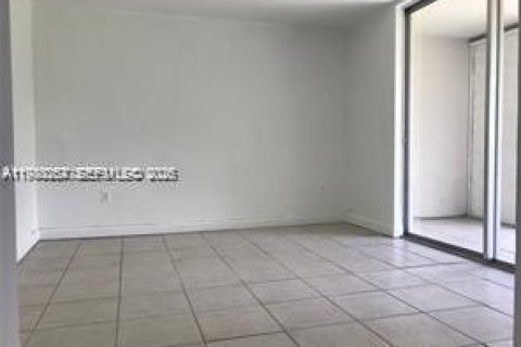 Copropriété à louer à North Miami, Floride: 1 chambre, 79.9 m2 № 2046493 - photo 3