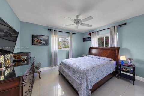 House in Oakland Park, Florida 3 bedrooms, 159.7 sq.m. № 1937564 - photo 27
