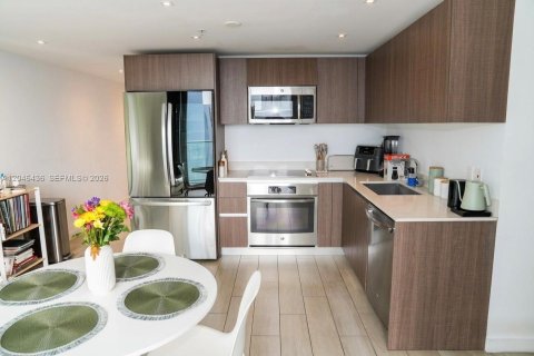 Купить кондоминиум в Майами, Флорида 2 спальни, 80.08м2, № 2243217 - фото 2