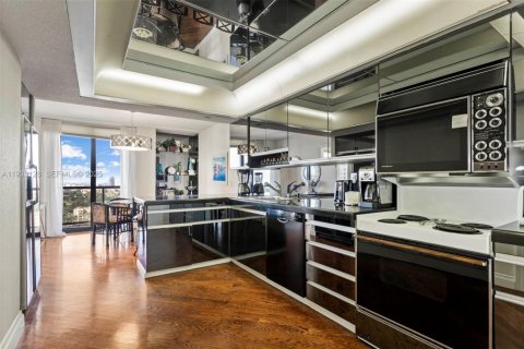 Купить кондоминиум в Авентура, Флорида 2 спальни, 175.31м2, № 1992989 - фото 8