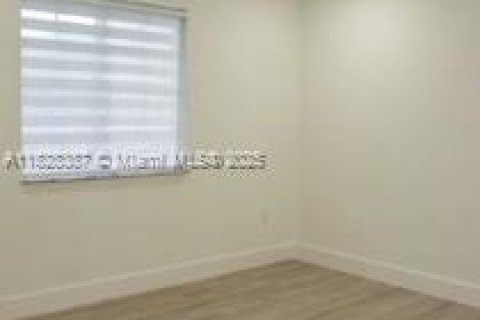 Townhouse in Hollywood, Florida 2 bedrooms, 134.15 sq.m. № 2059693 - photo 19