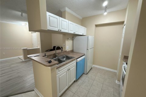 Condo in Sunny Isles Beach, Florida, 1 bedroom  № 1963554 - photo 14