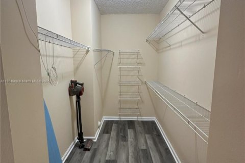 Condo in Sunny Isles Beach, Florida, 1 bedroom  № 1963554 - photo 9