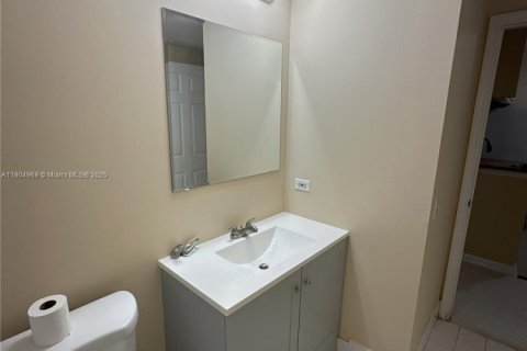 Condo in Sunny Isles Beach, Florida, 1 bedroom  № 1963554 - photo 10