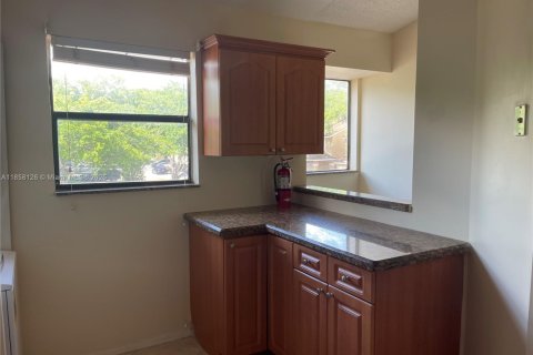 Condominio en alquiler en Miramar, Florida, 2 dormitorios, 112.41 m2 № 1882000 - foto 12