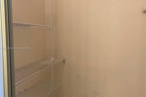 Condominio en alquiler en Miramar, Florida, 2 dormitorios, 112.41 m2 № 1882000 - foto 22
