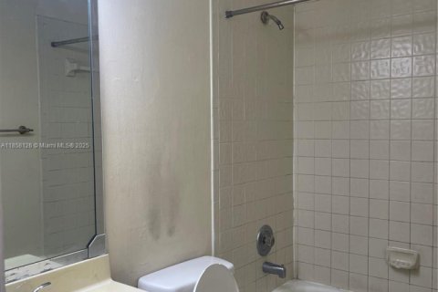 Condominio en alquiler en Miramar, Florida, 2 dormitorios, 112.41 m2 № 1882000 - foto 28