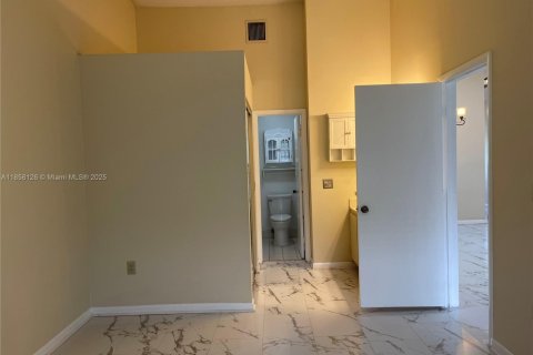 Condominio en alquiler en Miramar, Florida, 2 dormitorios, 112.41 m2 № 1882000 - foto 16