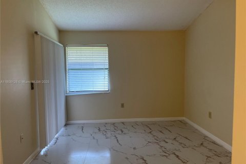 Condominio en alquiler en Miramar, Florida, 2 dormitorios, 112.41 m2 № 1882000 - foto 14