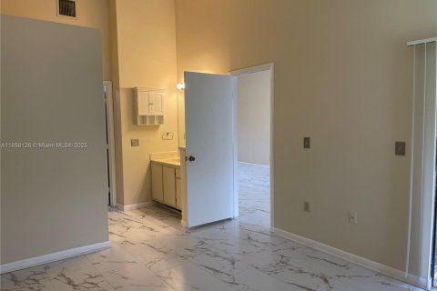 Condominio en alquiler en Miramar, Florida, 2 dormitorios, 112.41 m2 № 1882000 - foto 15