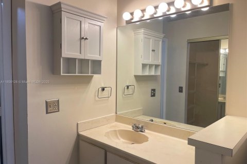 Condominio en alquiler en Miramar, Florida, 2 dormitorios, 112.41 m2 № 1882000 - foto 17
