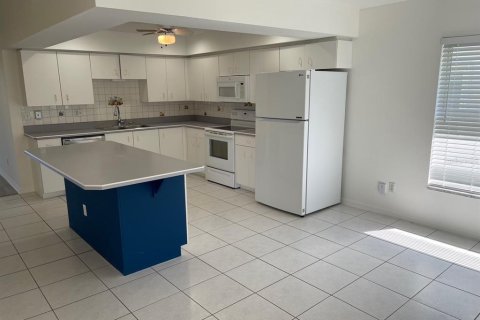 House in New Smyrna Beach, Florida 3 bedrooms, 140.93 sq.m. № 1517100 - photo 5