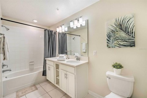 Condo in Kissimmee, Florida, 2 bedrooms in STOREY LAKE  № 1525463 - photo 17
