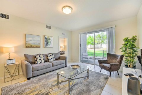 Condo in Kissimmee, Florida, 2 bedrooms in STOREY LAKE  № 1525463 - photo 11