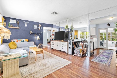 Casa en venta en Saint Petersburg, Florida, 2 dormitorios, 78.97 m2 № 1902200 - foto 4