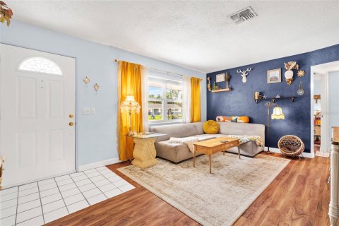 Casa en venta en Saint Petersburg, Florida, 2 dormitorios, 78.97 m2 № 1902200 - foto 3