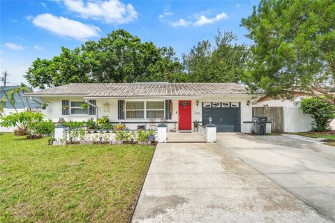 Casa en venta en Saint Petersburg, Florida, 2 dormitorios, 78.97 m2 № 1902200 - foto 1
