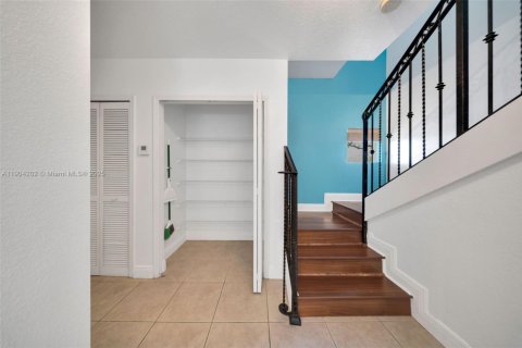 Снять в аренду таунхаус в Майами, Флорида 3 спальни, 125.05м2, № 1954862 - фото 15